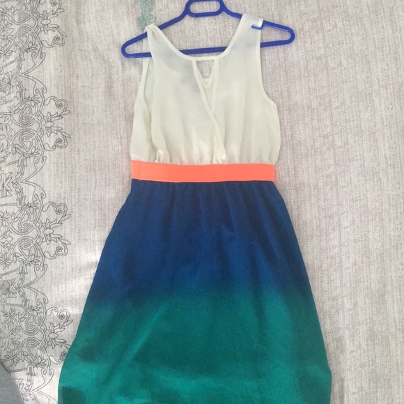 A flowy hombre dress - Picture 2 of 2